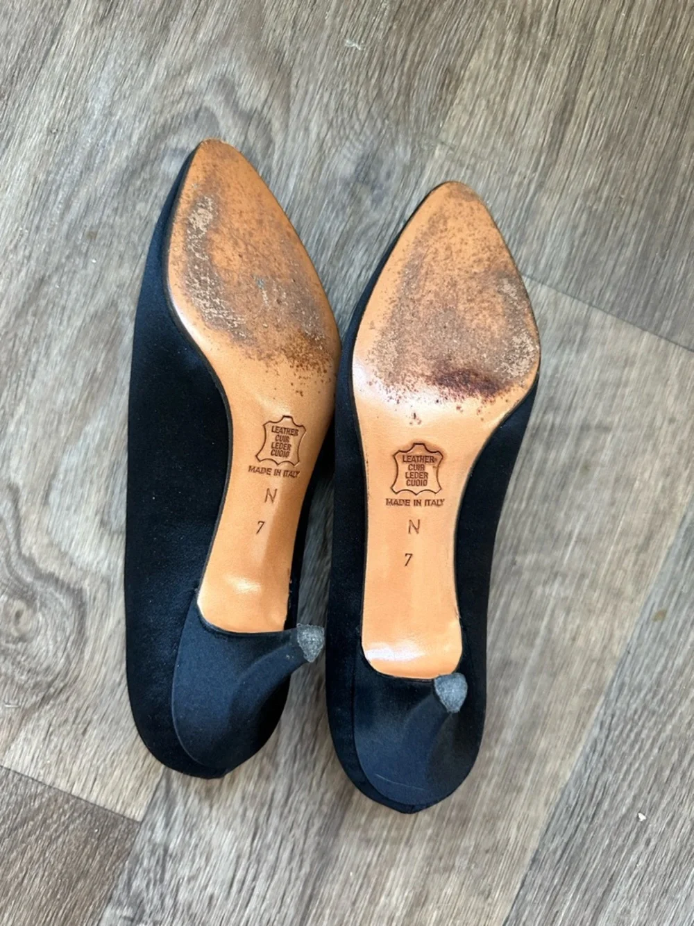 Yves Saint Laurent Vintage Satin Pumps Black Gold Leather Interior Size 7N - Picture 11 of 12